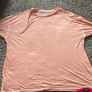 🌸2/5$🌸 Soft and stretchy peach colored T-shirt